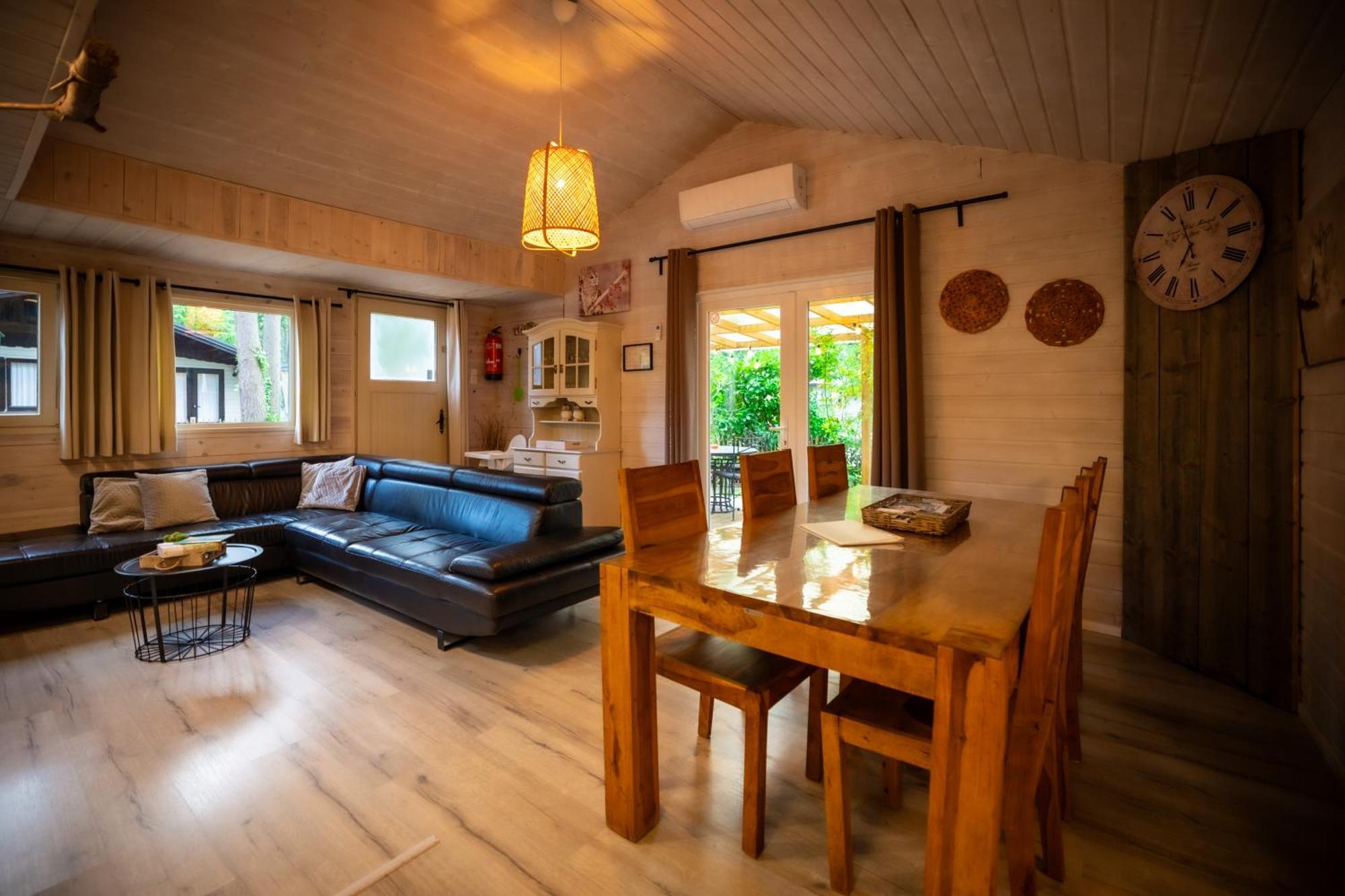 Chalet de bosuil Zutendaal Extérieur photo